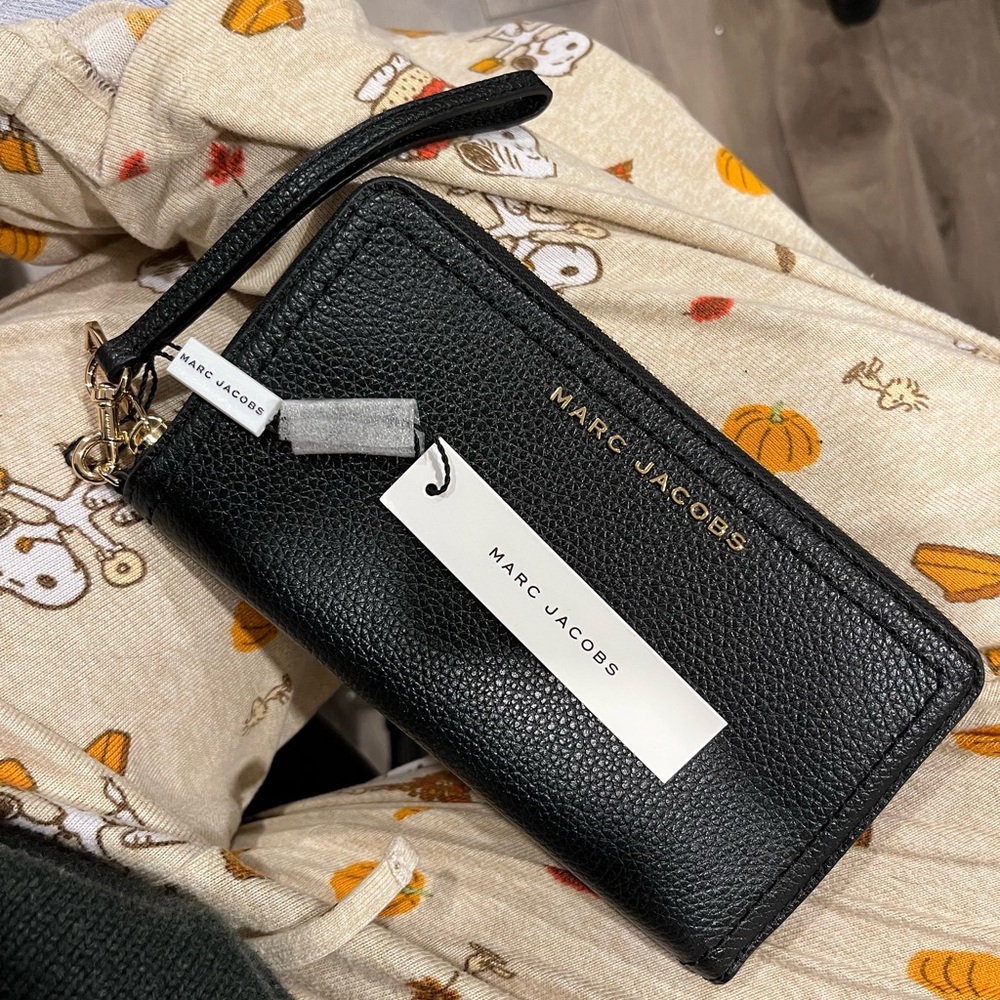 Marc Jacobs Black Textured Leather Clutch